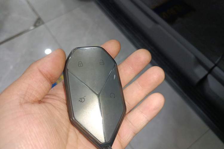 Used Formula Leopard 5 2023 Explore Edition Interior 1