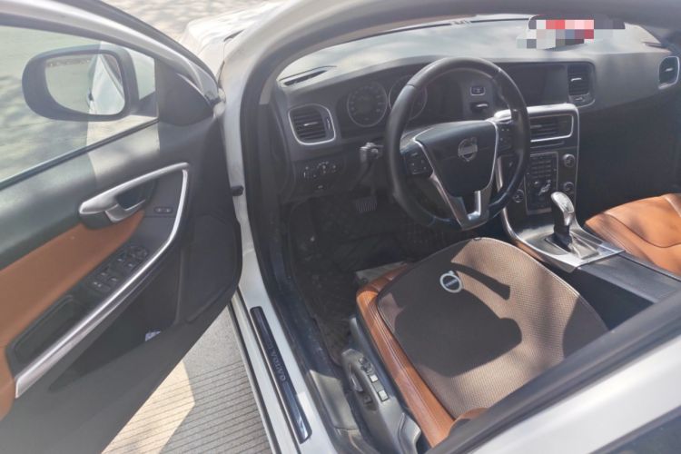 Used Volvo V60 2013 T5 Zhiya Edition