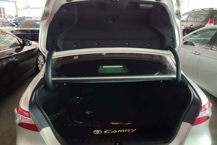 Used Toyota Camry 2019 2.5G Luxury Edition China VI Standard Trunk