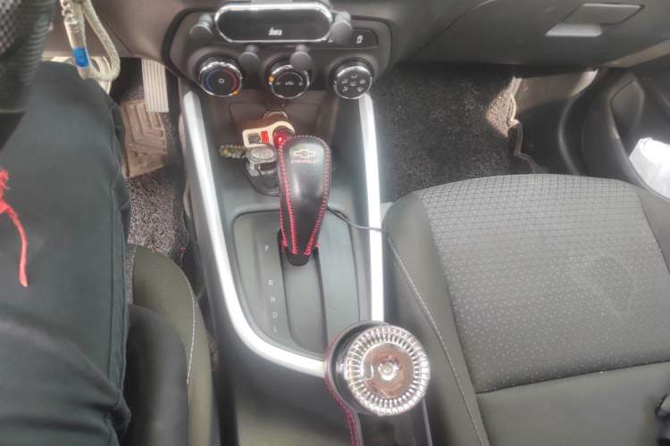 Used Chevrolet Cavalier 2021 325T Automatic Enjoyment Edition Gear Lever