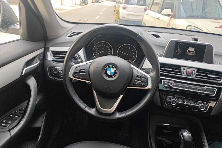 Used BMW X1 2016 sDrive18Li Fashion Model Steering Wheel