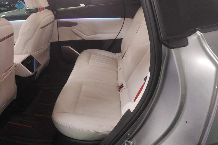 Used ONVO L60 2024 60 kWh Rear-Drive Version