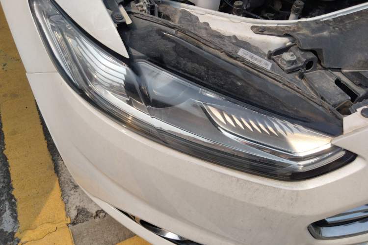 Used Ford Mondeo 2013 2.0L GTDi 200 Luxury Model Right Front Headlight