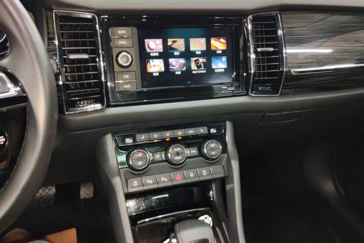 Used Skoda Kodiaq GT 2019 TSI330 Two-Wheel-Drive Luxury Edition China VI Standard Audio And AC Panel