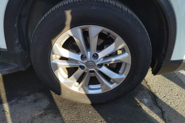 Used Nissan X-Trail 2015 2.0L CVT Comfort MAX Edition 2WD
