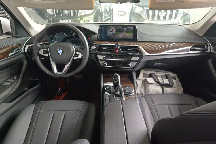 Used BMW 5 Series 2018 525Li Luxury Package