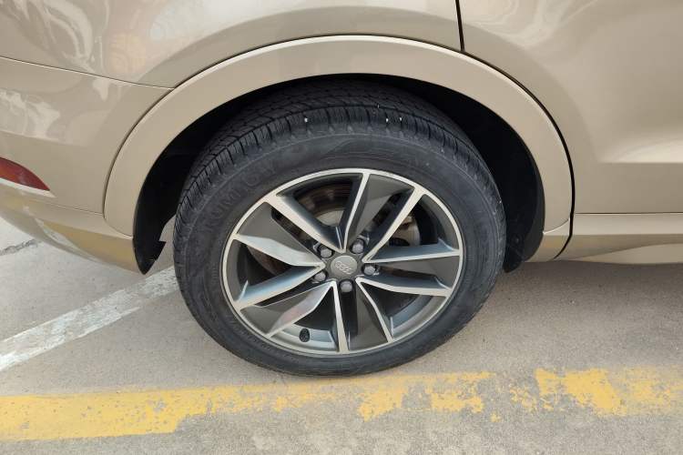 Used Audi Q3 2016 40 TFSI quattro all-wheel-drive sport model
