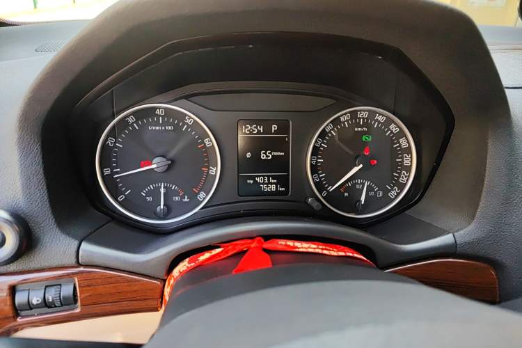 Used Skoda Octavia 2014 1.6L Automatic Yijun Edition Instrument Cluster