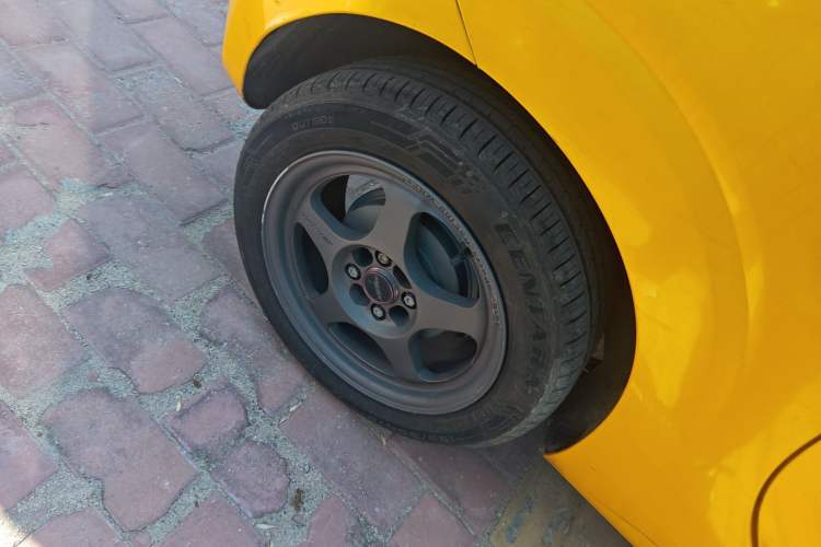 Used Roewe Clever 2021 302 km New Four-Seater Super-Efficient Version
