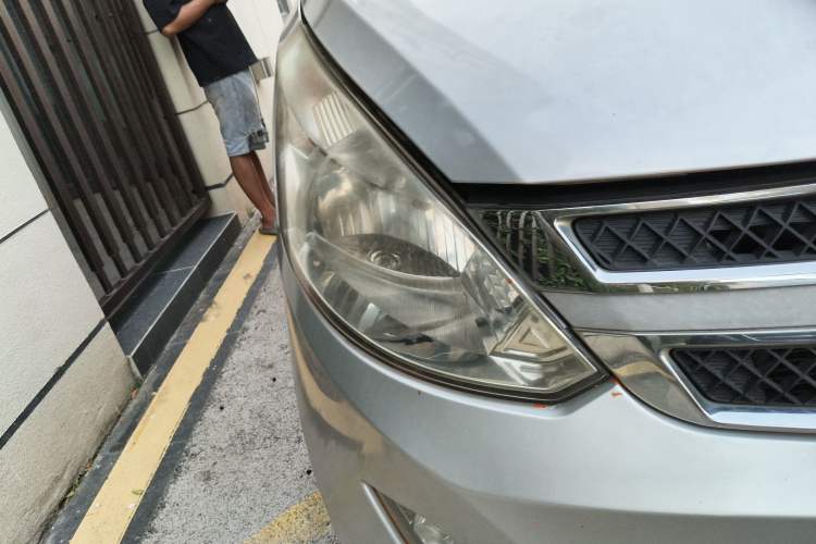 Used Wuling Rongguang V 2015 1.5L Standard Version
