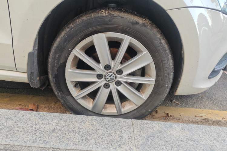 Used Volkswagen Polo 2014 1.4L Automatic Comfort Edition