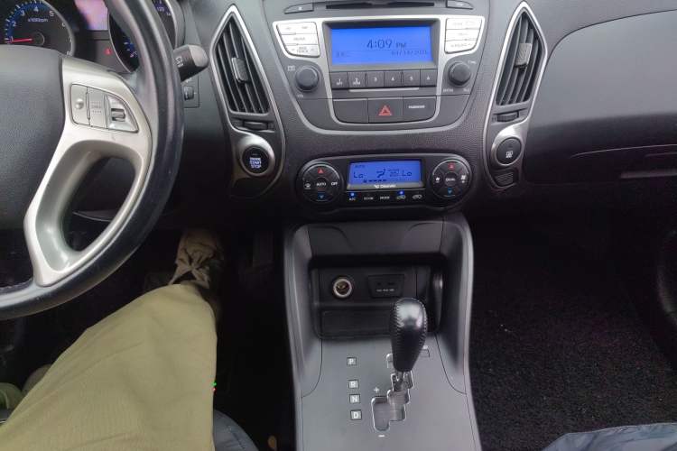 Used Hyundai ix35 2013 2.0L Automatic Two-Wheel Drive Smart GLS China IV Standard Audio And AC Panel