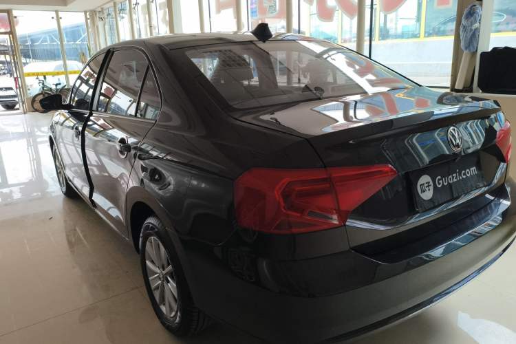 Used Volkswagen Jetta 2017 1.4L Manual Fashion Edition
