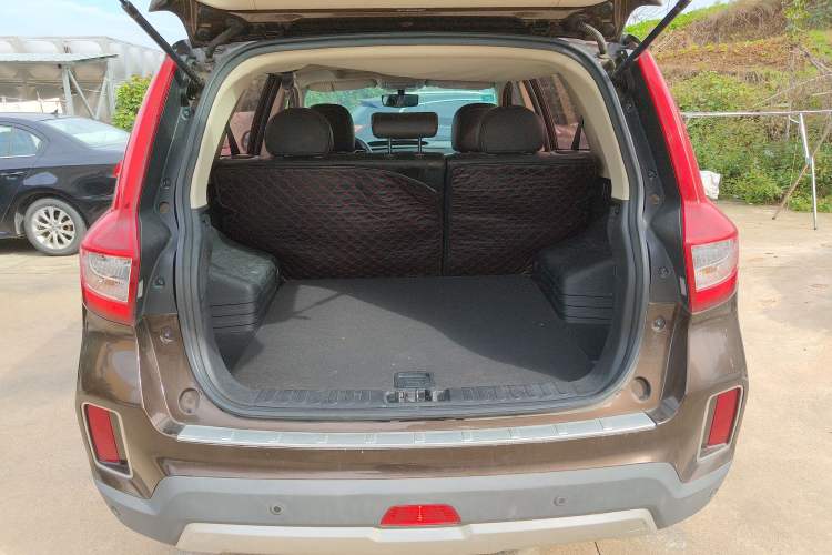 Used Geely Auto Vision X6 2016 1.8L Manual Luxury Model
