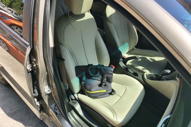 Used Buick GT 2019 15T Dual-Clutch Connected Elite Model China VI