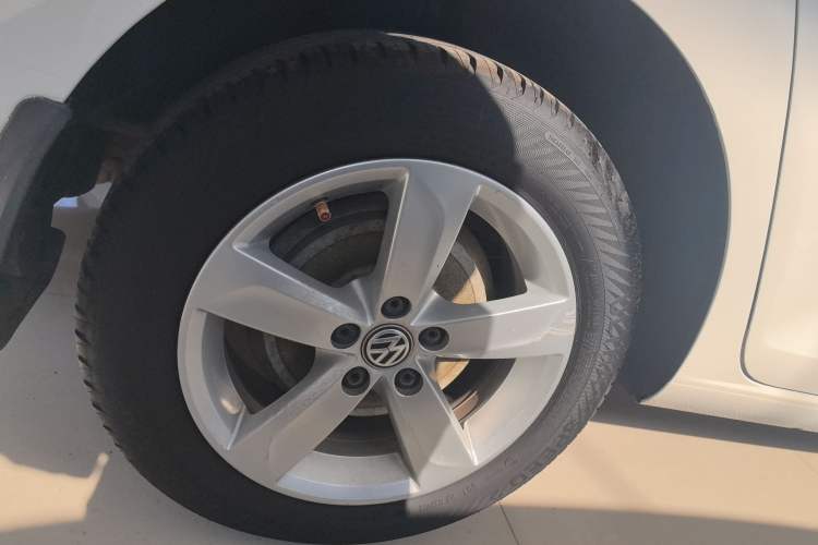 Used Volkswagen Santana 2015 1.6L Manual Comfort Edition Right Rear Wheel Hub