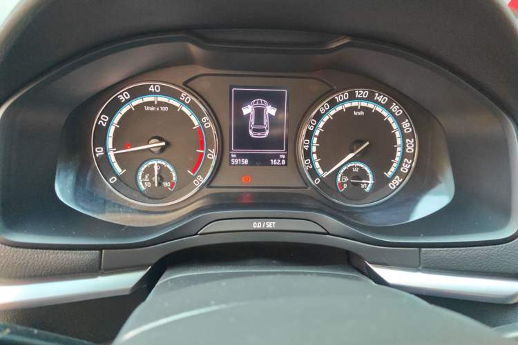 Used Skoda Karoq 2020 TSI280 Luxury Smart Edition China VI Standard Odometer Close Up