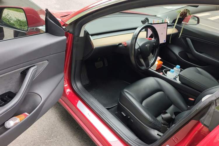 Used Tesla Model 3 2019 Long-Range Rear-Wheel-Drive Version