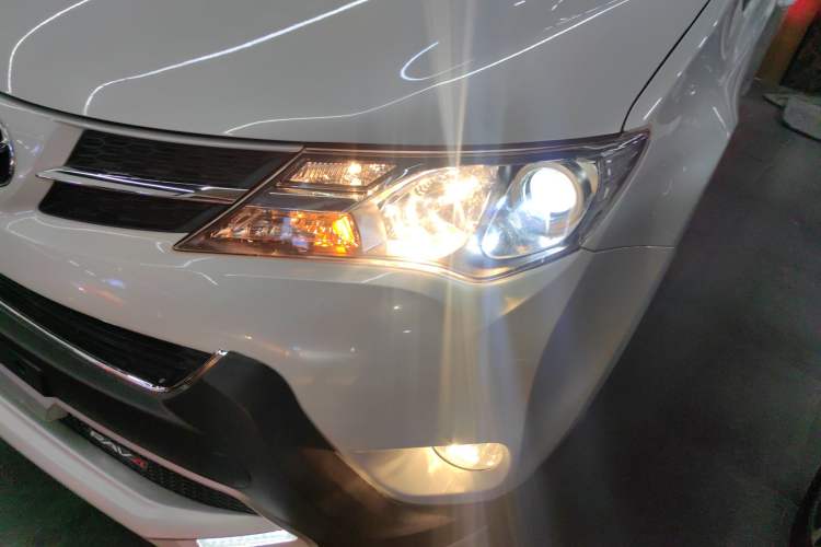 Used Toyota RAV4 2015 2.0L CVT Two-Wheel Drive Urban Edition
