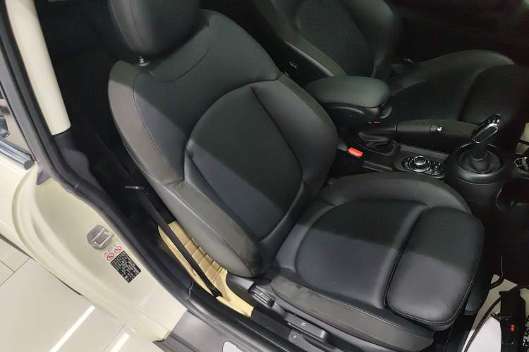 Used MINI MINI 2022 1.5T COOPER Artist
