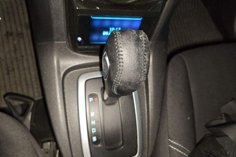 Used Ford Fiesta 2013 Hatchback 1.5L Automatic Fashion Edition Gear Lever