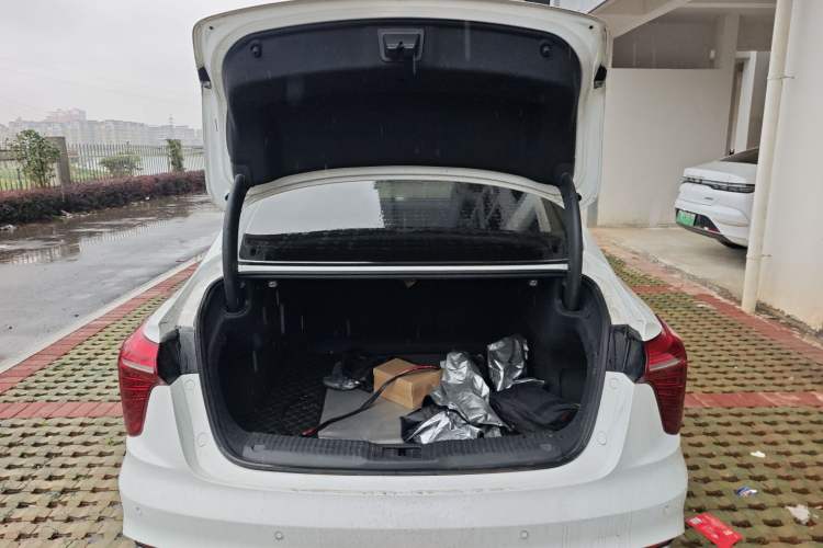 Used Hongqi H5 2023 2.0T Automatic Smart Connect Flagship Edition
