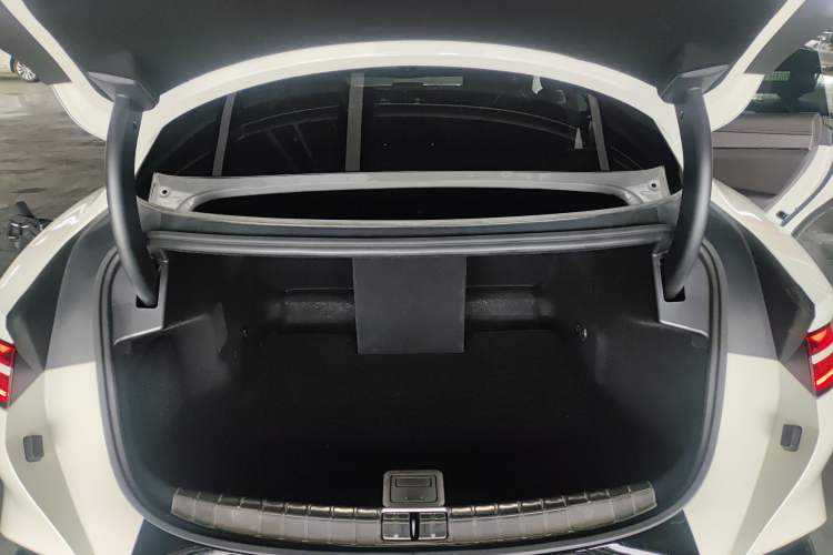 Used Denza Z9 2024 1100 km Four-Wheel Drive Max Version