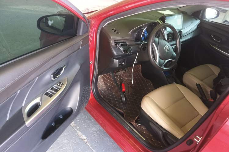 Used Toyota YARiS L Zhi Xuan 2015 1.5E Automatic Charm Edition
