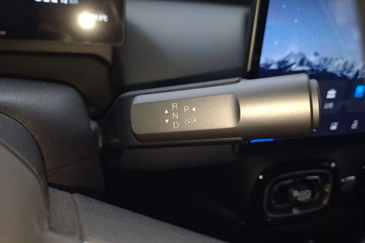 Used AION UT 2025 330 Starlight Edition
