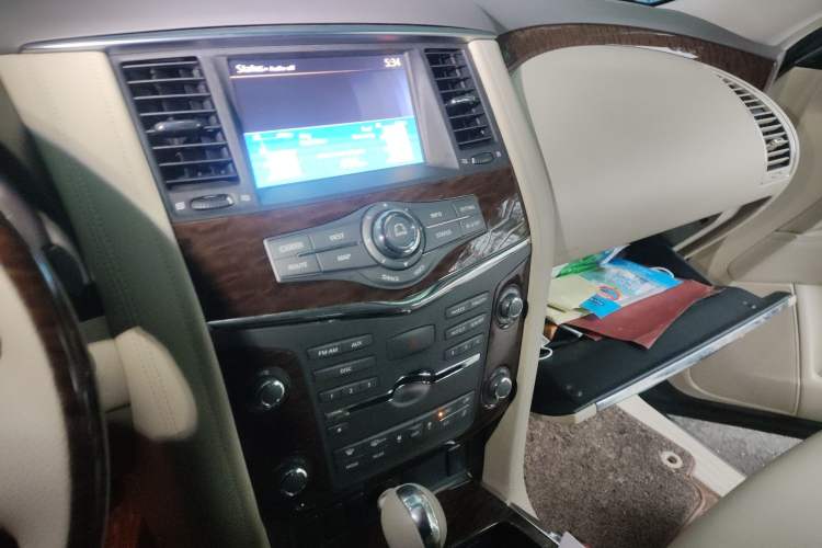 Used Nissan Patrol  Audio And AC Panel