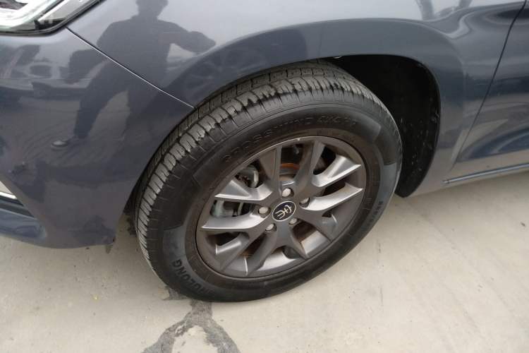 Used BYD Song 2020 Classic Edition 1.5T Automatic Elite Model Left Front Wheel Hub