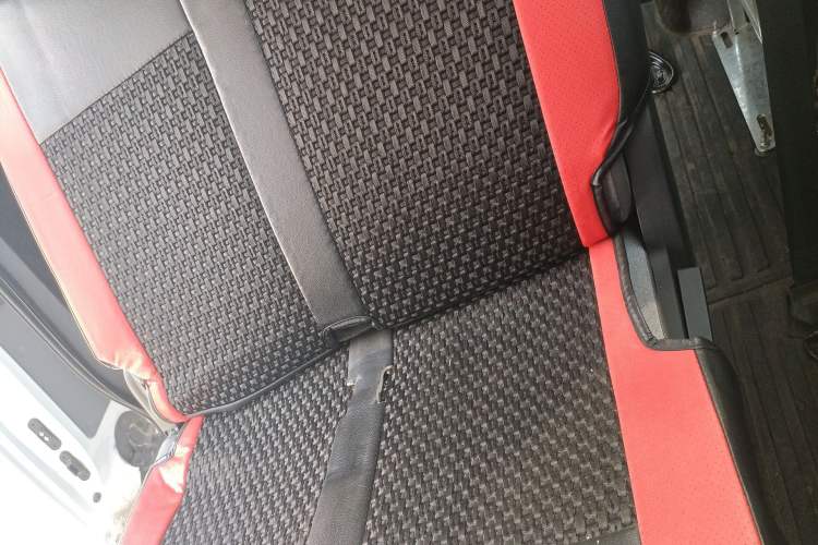 Used Wuling Yangguang 2025 Model 400km Bus Edition—Comfort Edition Left Rear Seat