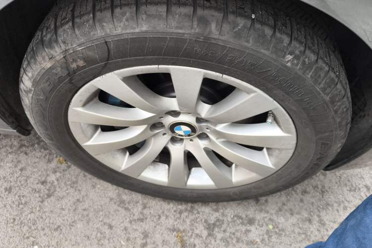 Used BMW 5 Series GT 2010 535i Luxury Edition Right Front Wheel Hub