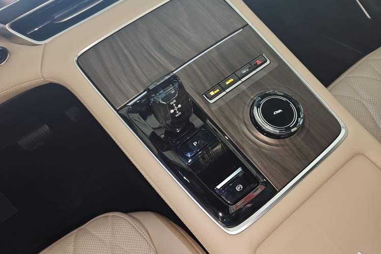 Used Geely Auto Monjaro L 2025 Dongfang Yao 2.0TD Automatic All-Wheel-Drive Wangyue Edition
