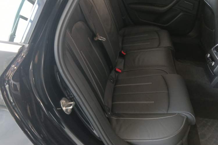 Used Audi A6L 2018 30th Anniversary Edition 45 TFSI quattro Sport model Left Rear Seat