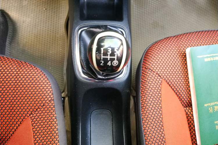 Used FAW Xiali N7 2014 1.3L Manual Sport Luxury Model Gear Lever
