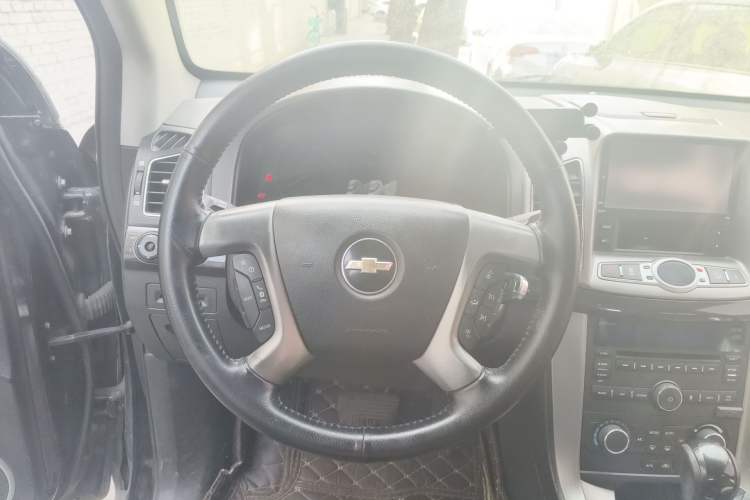 Used Chevrolet Captiva 2012 2.4L 4x4 Flagship Edition 7 Seats