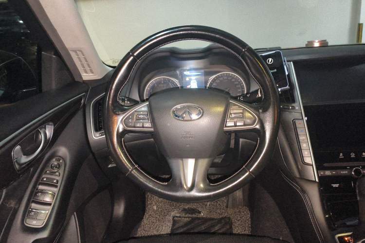 Used Infiniti Q50 2014 2.0T Comfort Edition