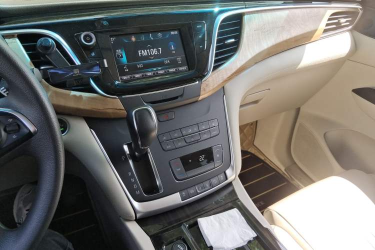 Used Buick GL8 2017 ES 28T Comfort Model China V Standard
