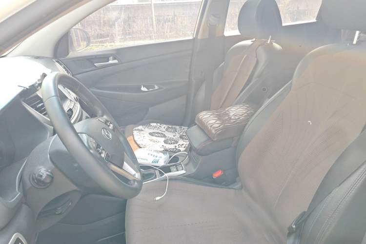 Used Hyundai Tucson 2015 1.6T Dual-Clutch Two-Wheel-Drive Smart Model Left Front Seat