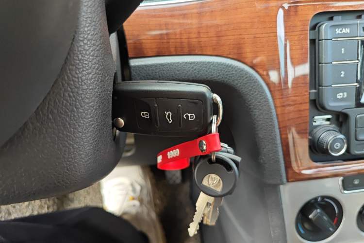 Used Volkswagen Lavida 2013 Restyled Classic 1.6L Automatic Comfort Edition
