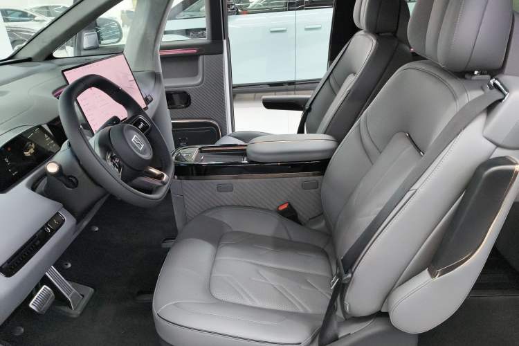 Used Zeekr MIX 2025 Intelligent Driving Version
