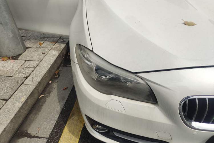 Used BMW 5 Series 2013 525Li Leading Model
