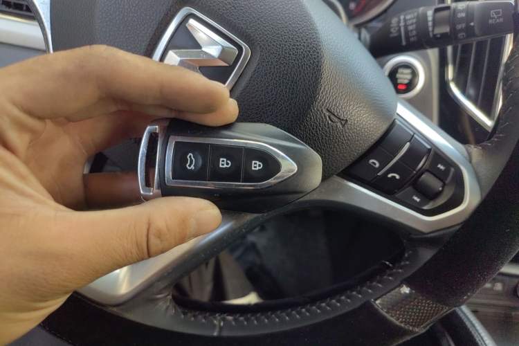 Used Zotye SR7 2016 1.5T Manual Cube Heart Edition China IV Standard
