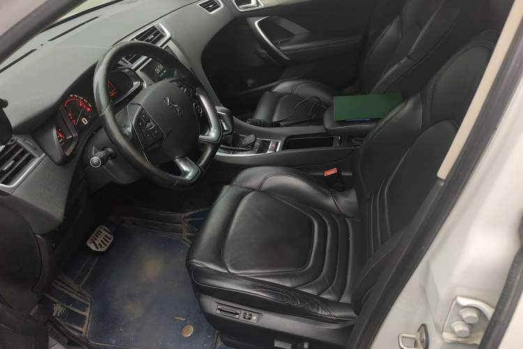 Used DS 5LS 2014 1.6T Luxury Edition THP160
