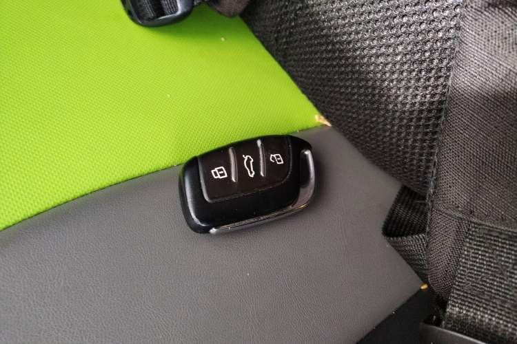 Used Roewe Clever 2021 302 km New Four-Seater Super-Efficient Version
