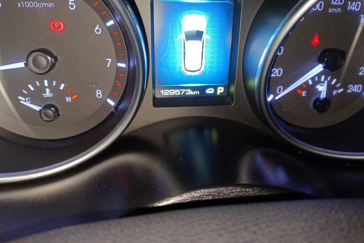 Used Haval H6 Coupe 2017 Red-Label 2.0T Automatic Two-Wheel Drive Elite Model Odometer Close Up