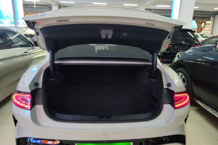 Used Xiaomi Auto SU7 2024 Rear-Drive Ultra-Long Range Advanced Pro-Level Intelligent Driving Version
