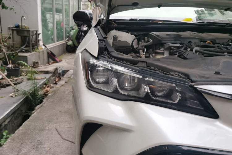 Used Toyota Avalon 2019 Dual-Engine 2.5L Luxury Edition China VI Standard
