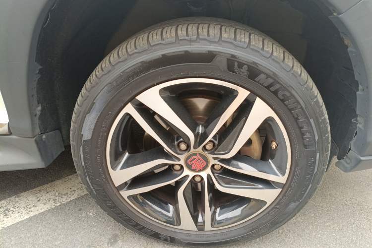Used BYD Tang New Energy 2015 2.0T Four-Wheel-Drive Flagship Model Right Front Wheel Hub